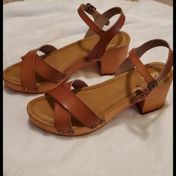 mia susan platform clog sandal